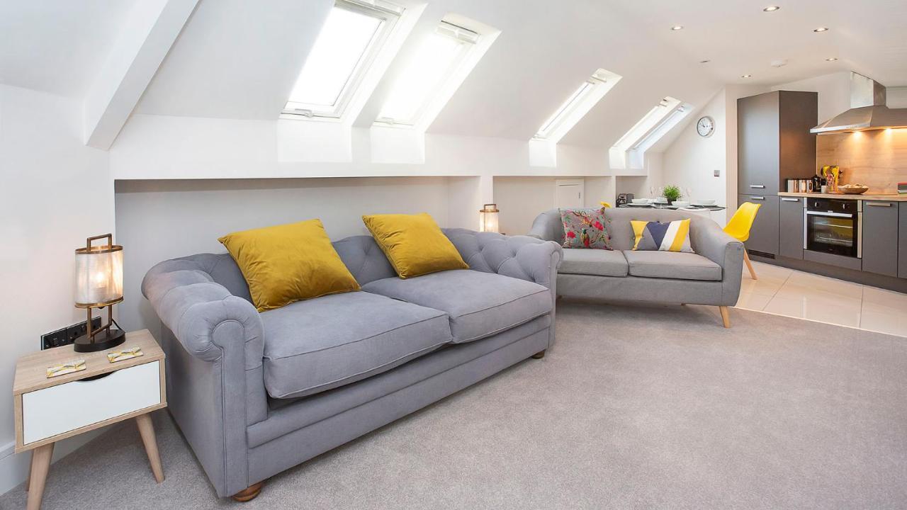 The Atico Spacious Duplex Luxury Apartment-free Parking *