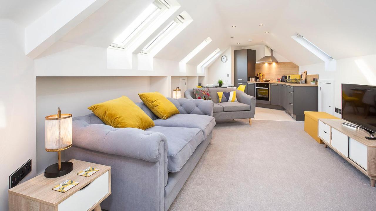 The Atico Spacious Duplex Luxury Apartment-free Parking York