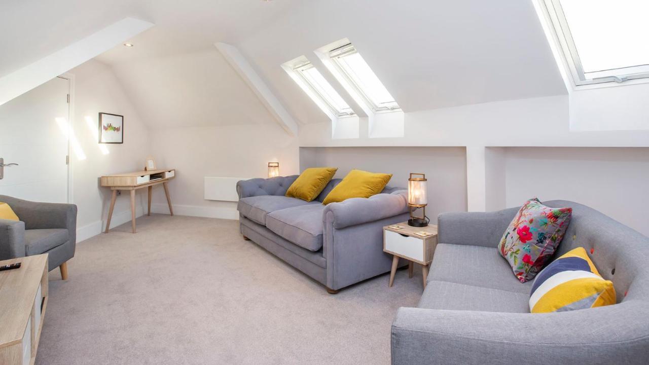 The Atico Spacious Duplex Luxury Apartment-free Parking * York